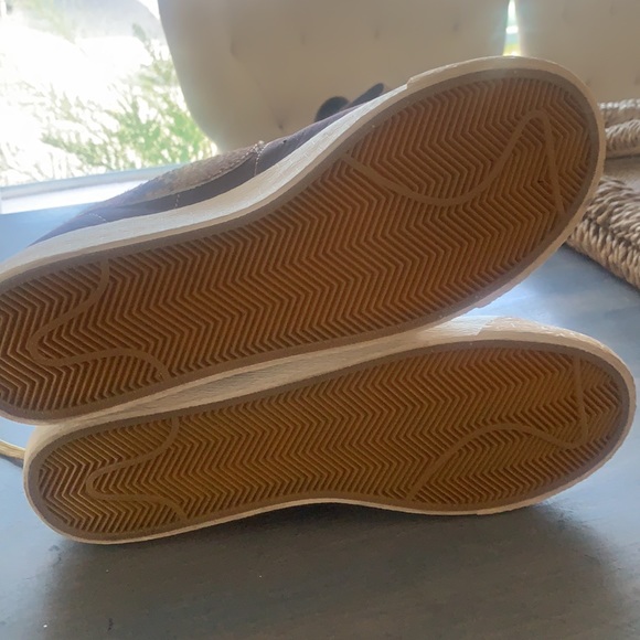 Nike shoes - Picture 7 of 9